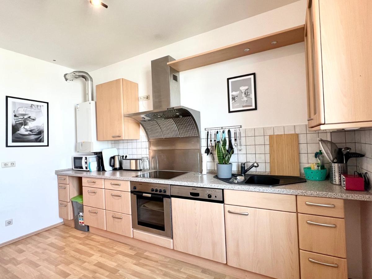 Grosses Apartment Бремерхавен Екстериор снимка